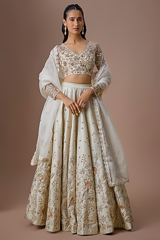 rajasthani engagement dress New Contemporary Rajasthani-Inspired Bridal Lehenga – RCM APPARELS PRIVATE  LIMITED main image 1