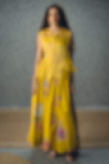 Yellow Poplin Printed Skirt Set by Paulmi & Harsh at Pernia's Pop Up Shop