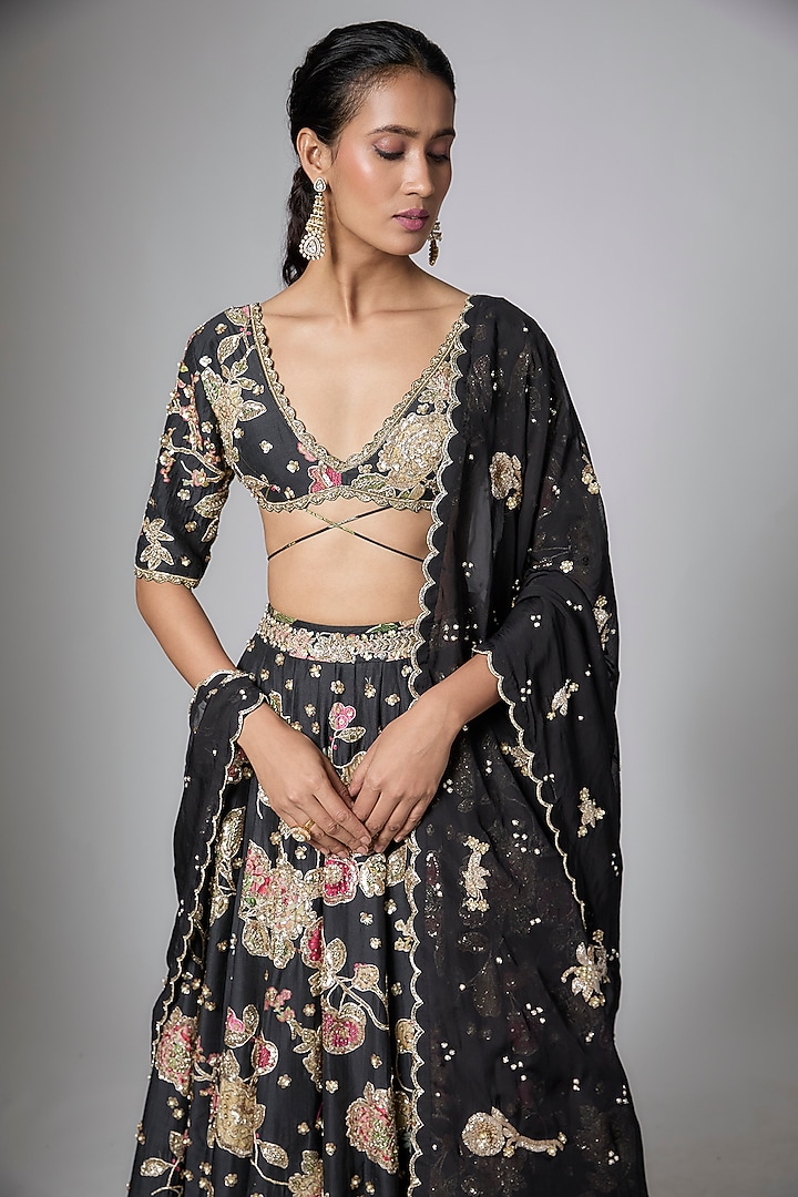 Black Gokul Chiniya Floral Printed Bridal Lehenga Set by Paulmi & Harsh at Pernia's Pop Up Shop