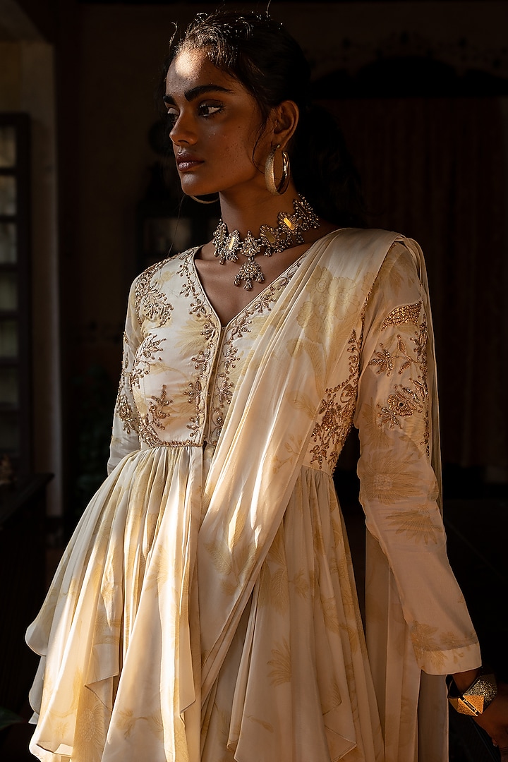 Ivory Crepe Printed Pre-Stitched Wedding Saree Set by Paulmi & Harsh at Pernia's Pop Up Shop