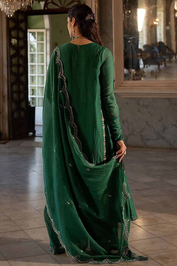 Emerald Green Malai Chanderi Embroidered Kurta Set by Paulmi & Harsh at Pernia's Pop Up Shop