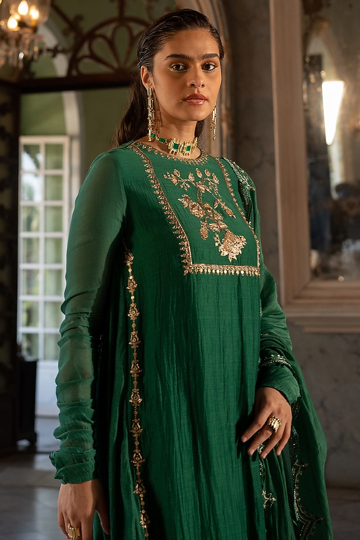 Emerald Green Malai Chanderi Embroidered Kurta Set by Paulmi & Harsh at Pernia's Pop Up Shop