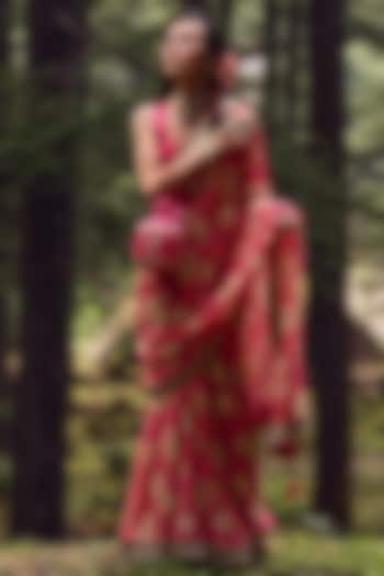 Rani Pink Hand Embroidered Wedding Saree Set by Paulmi & Harsh at Pernia's Pop Up Shop