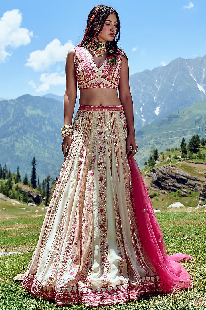 Off-White Organza Printed Wedding Lehenga Set by Paulmi & Harsh at Pernia's Pop Up Shop