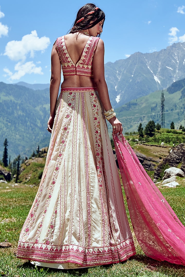 Off-White Organza Printed Wedding Lehenga Set by Paulmi & Harsh at Pernia's Pop Up Shop