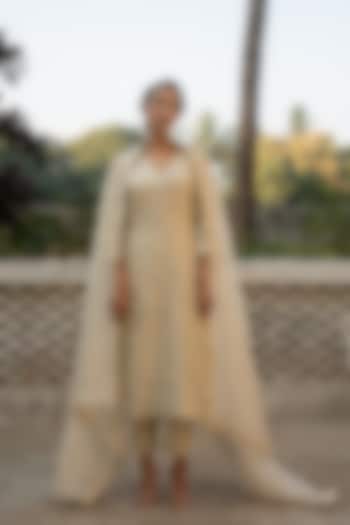 Ivory Jacquard Kurta Set by Paulmi & Harsh at Pernia's Pop Up Shop