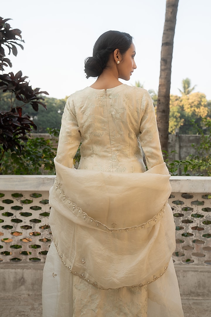 Ivory Jacquard Kurta Set by Paulmi & Harsh at Pernia's Pop Up Shop