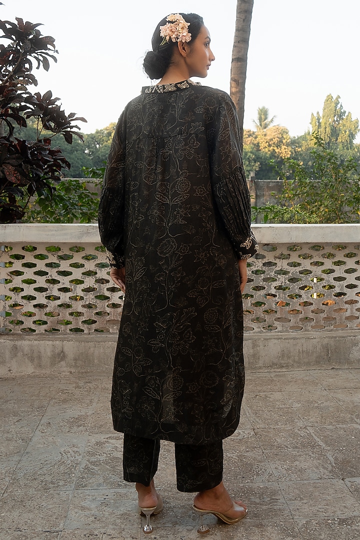 Black Habutai Silk Embroidered & Printed Kurta Set by Paulmi & Harsh at Pernia's Pop Up Shop