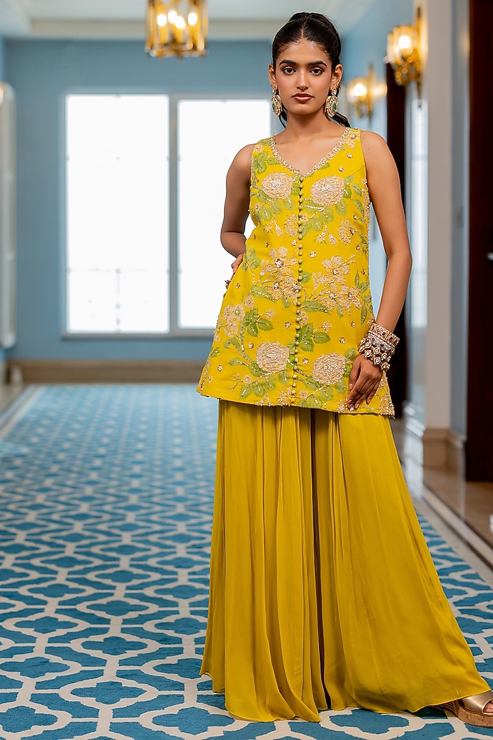 Yellow Georgette Floral Printed Kurta Set by Paulmi & Harsh at Pernia's Pop Up Shop
