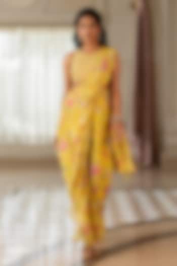 Yellow Georgette Floral Printed Pre-Draped Wedding Saree Set by Paulmi & Harsh at Pernia's Pop Up Shop