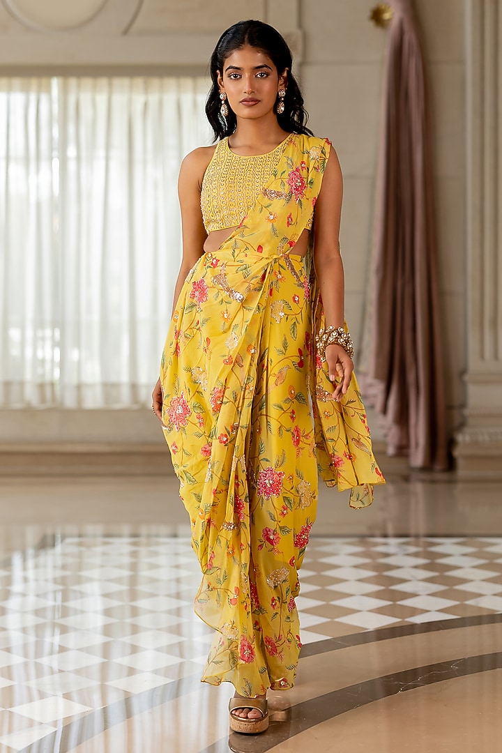 Yellow Georgette Floral Printed Pre-Draped Wedding Saree Set by Paulmi & Harsh at Pernia's Pop Up Shop