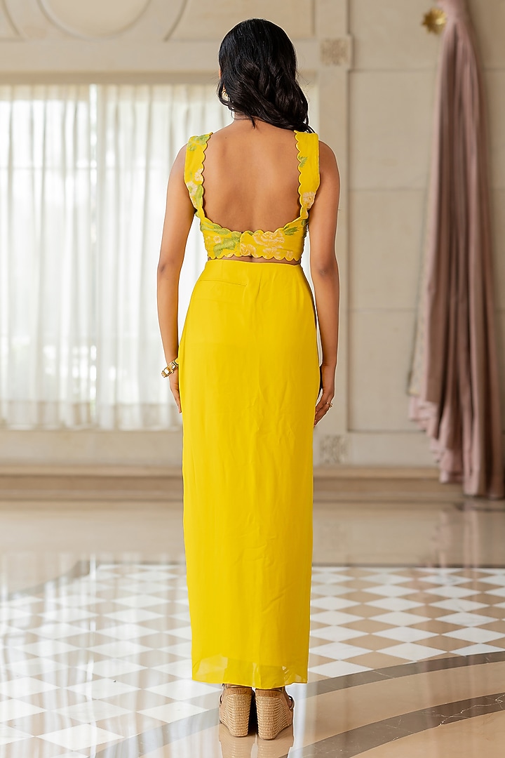 Yellow Georgette Floral Printed Jacket Set by Paulmi & Harsh at Pernia's Pop Up Shop