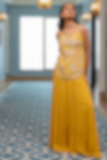 Yellow Georgette Floral Printed Corset-Style Kurta Set by Paulmi & Harsh at Pernia's Pop Up Shop