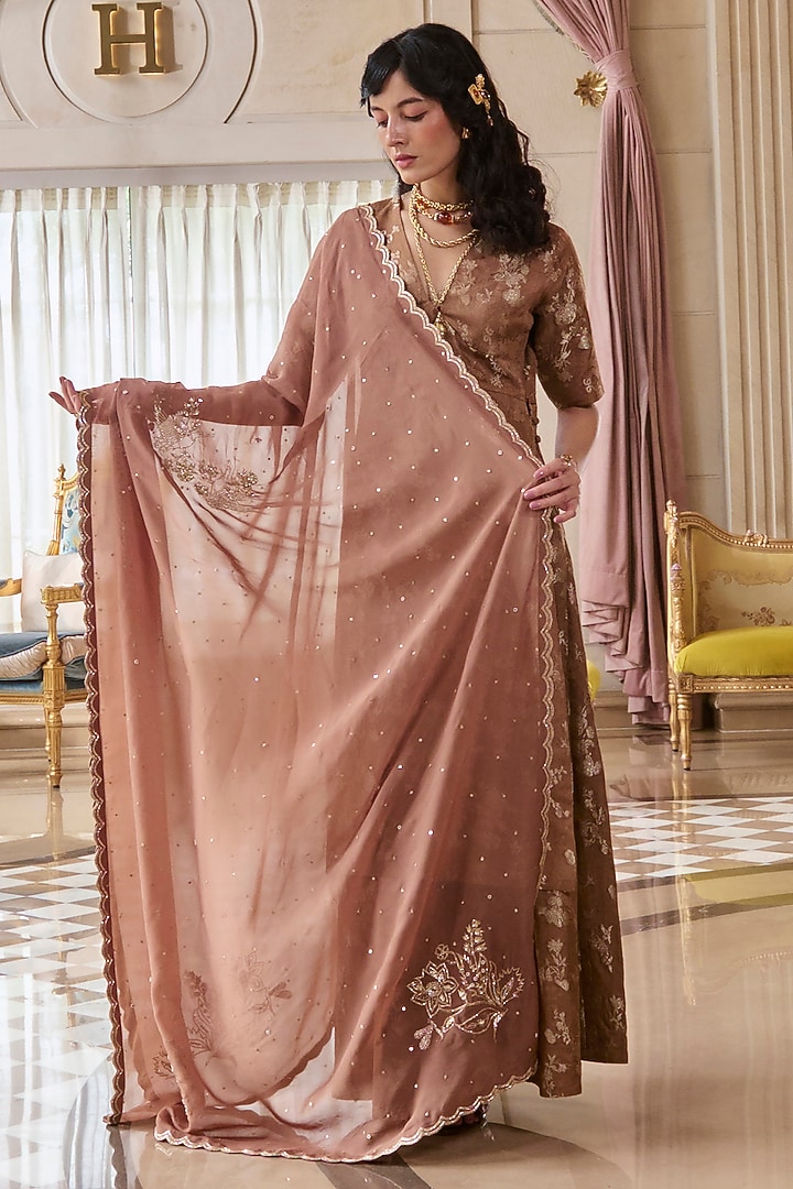 Mocha Brown Jacquard V-Neck Kurta Set by Paulmi & Harsh at Pernia's Pop Up Shop