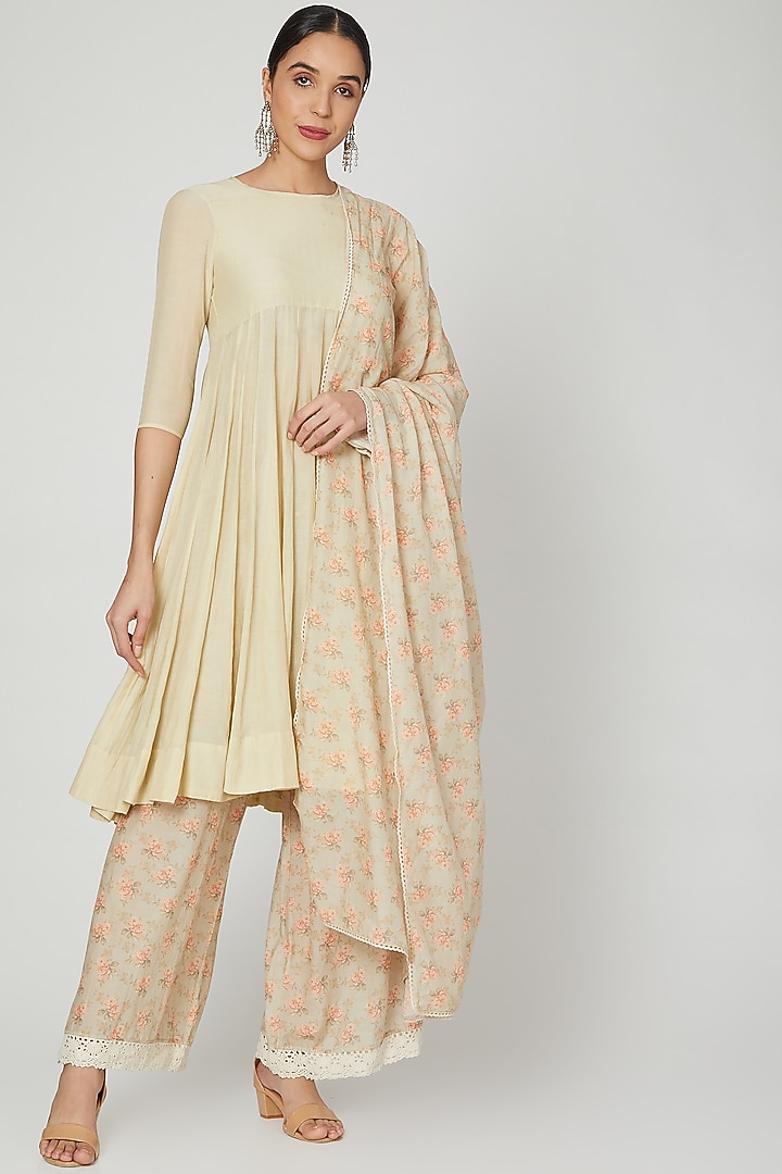 Off White Printed & Embroidered Anarkali Set by Paulmi & Harsh at Pernia's Pop Up Shop