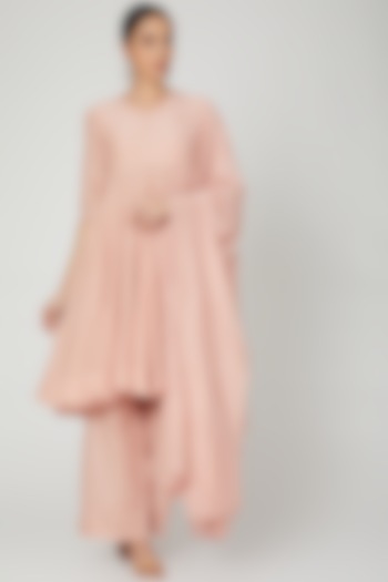 Onion Pink Embroidered Anarkali Set by Paulmi & Harsh at Pernia's Pop Up Shop