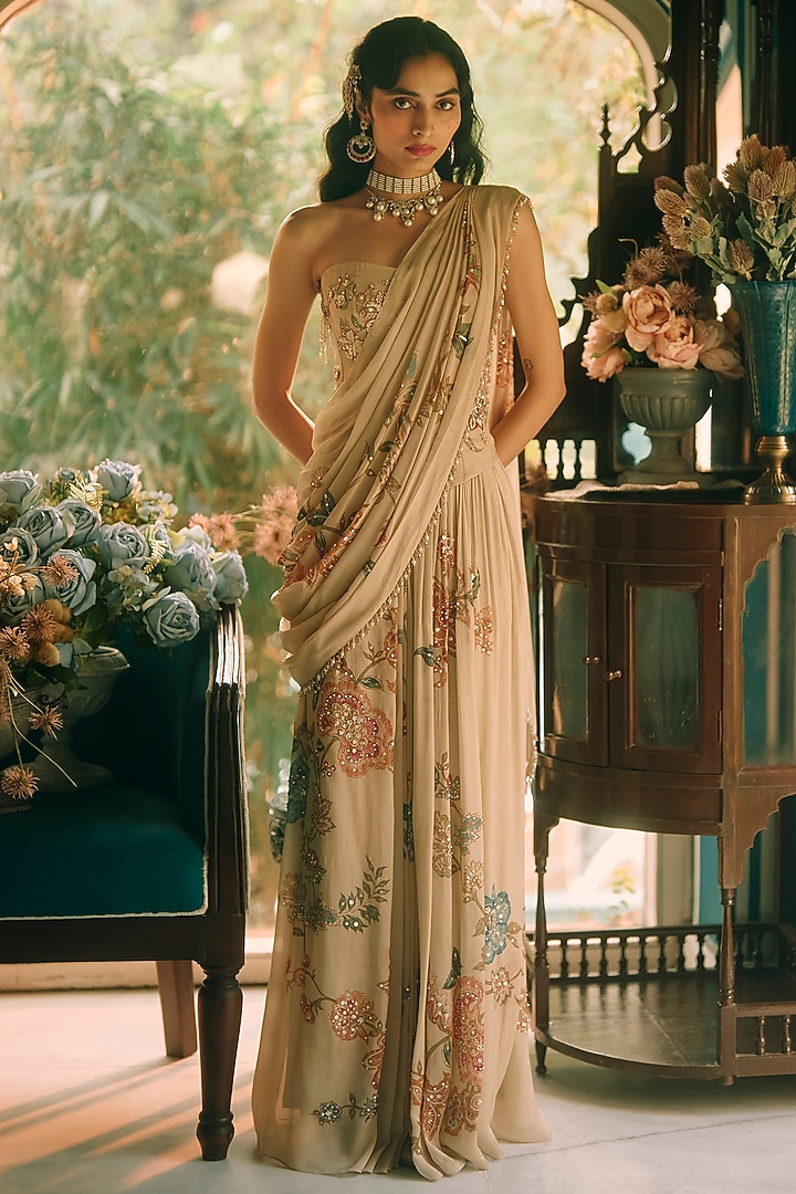 Ivory Chiffon Floral Printed Wedding Saree Set by Paulmi & Harsh at Pernia's Pop Up Shop