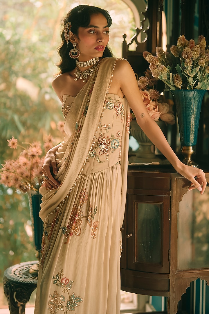 Ivory Chiffon Floral Printed Wedding Saree Set by Paulmi & Harsh at Pernia's Pop Up Shop