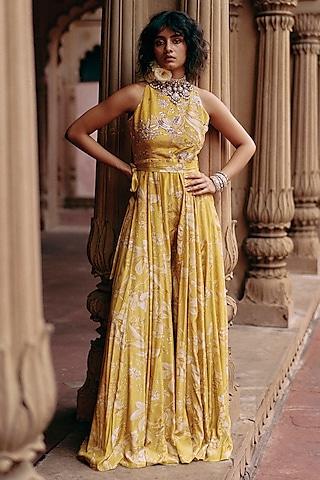 Designer Haldi Outfits for Women - Buy Latest Shararas, Kurtas, Sarees,  Lehengas, Anarkalis Online 2026