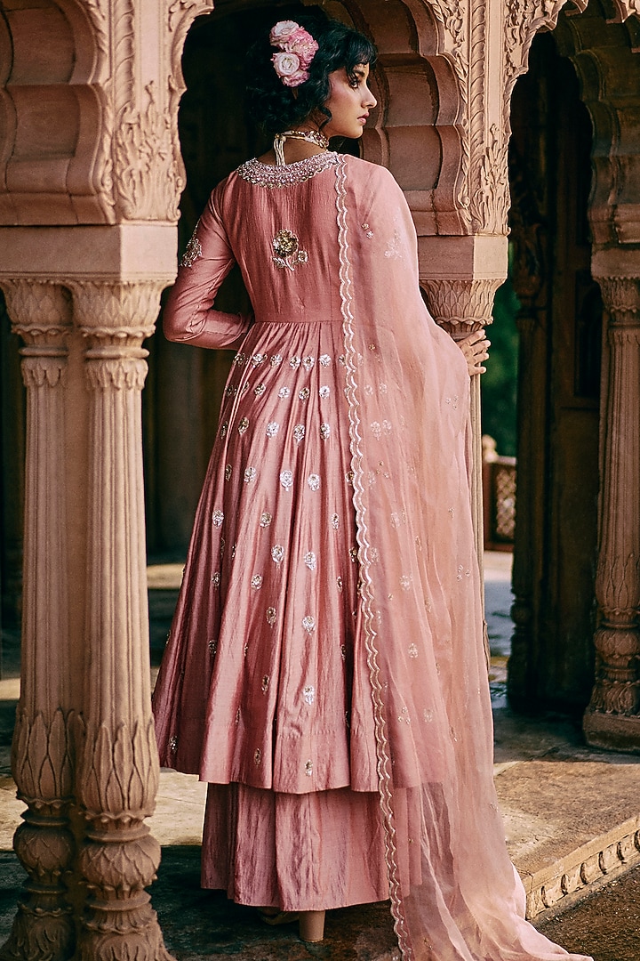 Onion Pink Chiniya Silk Aari & Zardosi Embroidered Wedding Anarkali Set by Paulmi & Harsh at Pernia's Pop Up Shop