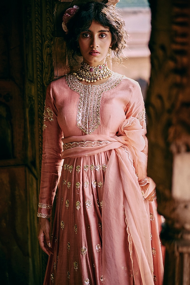 Onion Pink Chiniya Silk Aari & Zardosi Embroidered Wedding Anarkali Set by Paulmi & Harsh at Pernia's Pop Up Shop
