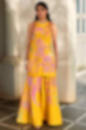 Sunny Yellow Chiniya Silk Sequins Embroidered Kurta Set by Paulmi & Harsh at Pernia's Pop Up Shop