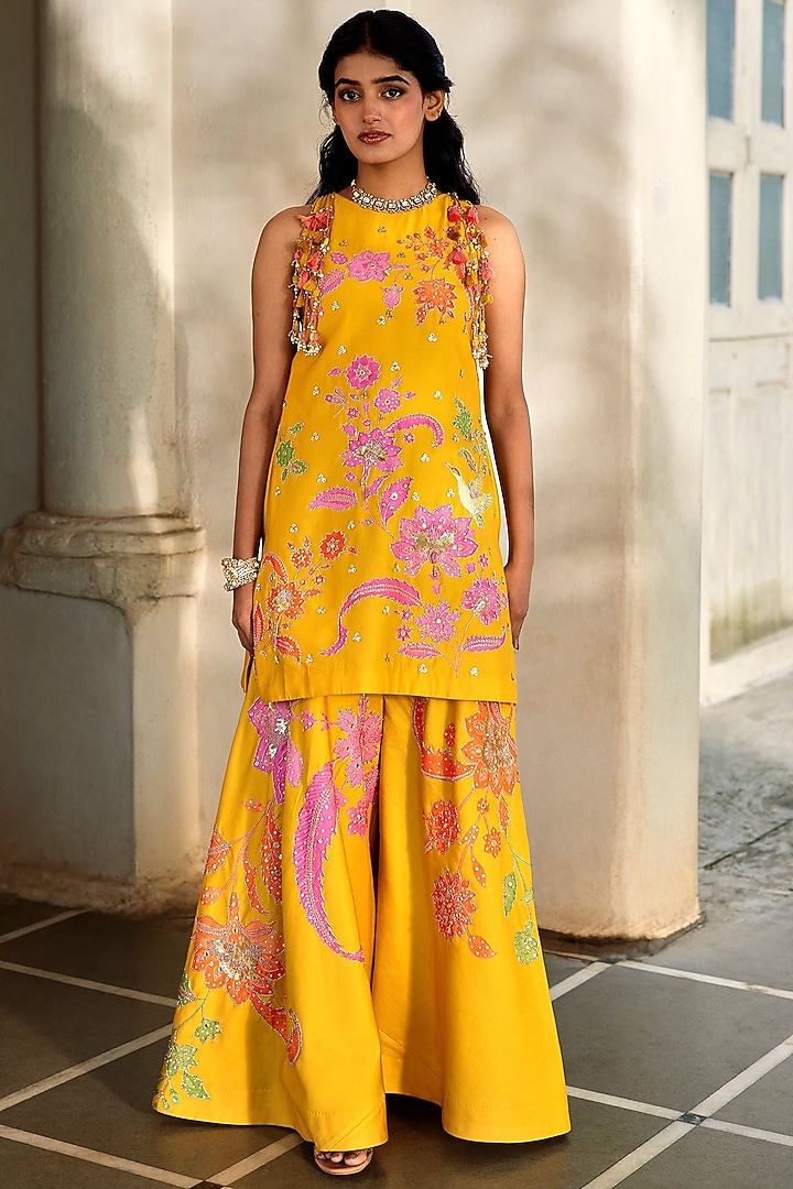 Sunny Yellow Chiniya Silk Sequins Embroidered Kurta Set by Paulmi & Harsh at Pernia's Pop Up Shop