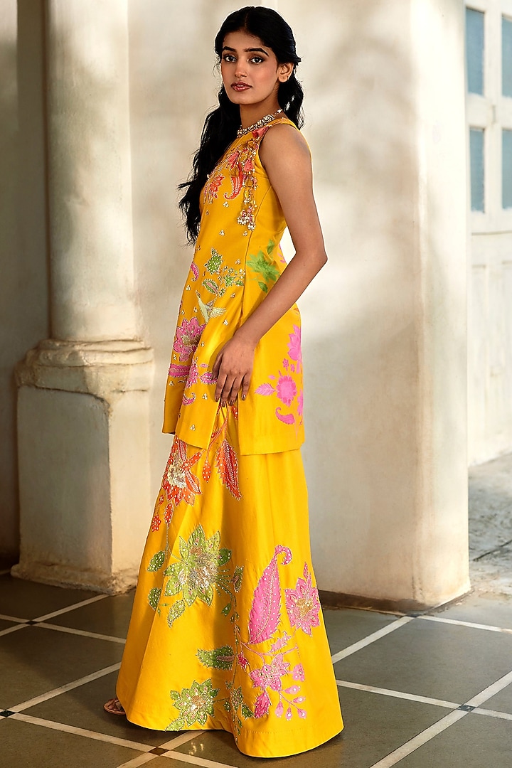 Sunny Yellow Chiniya Silk Sequins Embroidered Kurta Set by Paulmi & Harsh at Pernia's Pop Up Shop