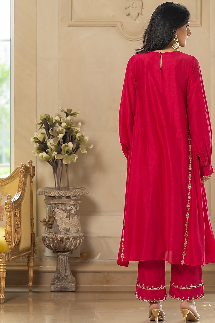 Rani Pink Chiniya Silk Motif Embroidered Kurta Set by Paulmi & Harsh at Pernia's Pop Up Shop