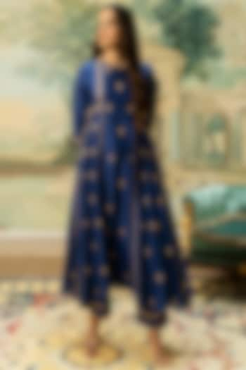 Electric Blue Chiniya Silk Motif Embroidered Kurta Set by Paulmi & Harsh at Pernia's Pop Up Shop