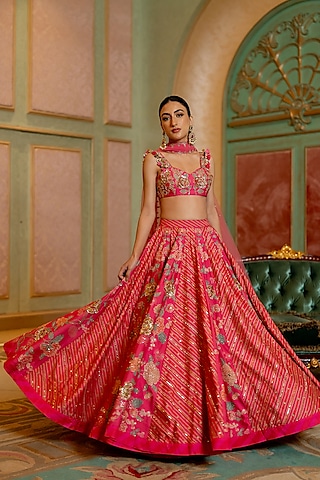 Designer Wedding Outfits - Buy Lehengas, Sarees, Gowns, Shararas Online 2024