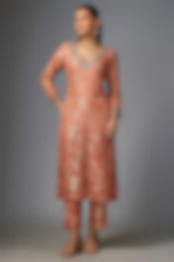 Peach Jamawar Jacquard Printed & Embroidered Kurta Set by Paulmi & Harsh at Pernia's Pop Up Shop