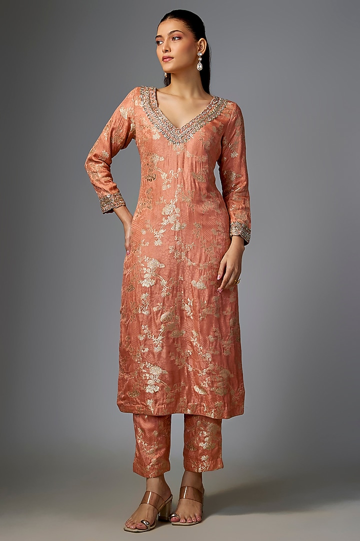 Peach Jamawar Jacquard Printed & Embroidered Kurta Set by Paulmi & Harsh at Pernia's Pop Up Shop