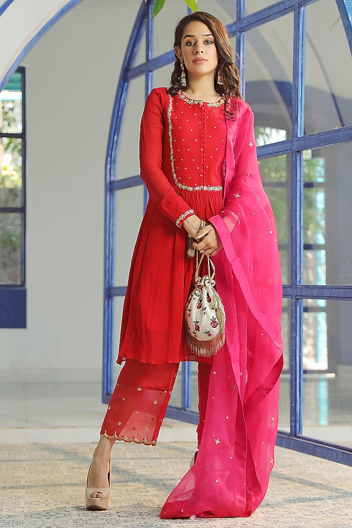 Cherry Red Hand Embroidered Kurta Set by Pairaahan at Pernia's Pop Up Shop