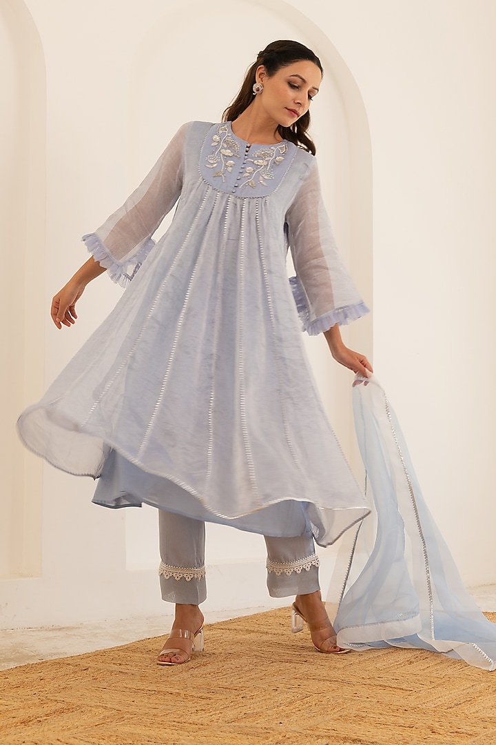 Blue Tissue Chanderi Embroidered Kurta Set by Pairaahan