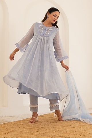 Blue Tissue Chanderi Embroidered Kurta Set by Pairaahan