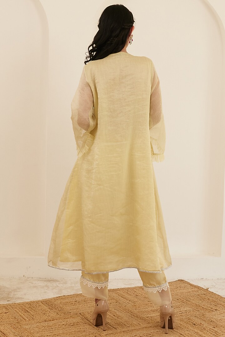 Yellow Tissue Chanderi Embroidered Kurta Set by Pairaahan at Pernia's Pop Up Shop