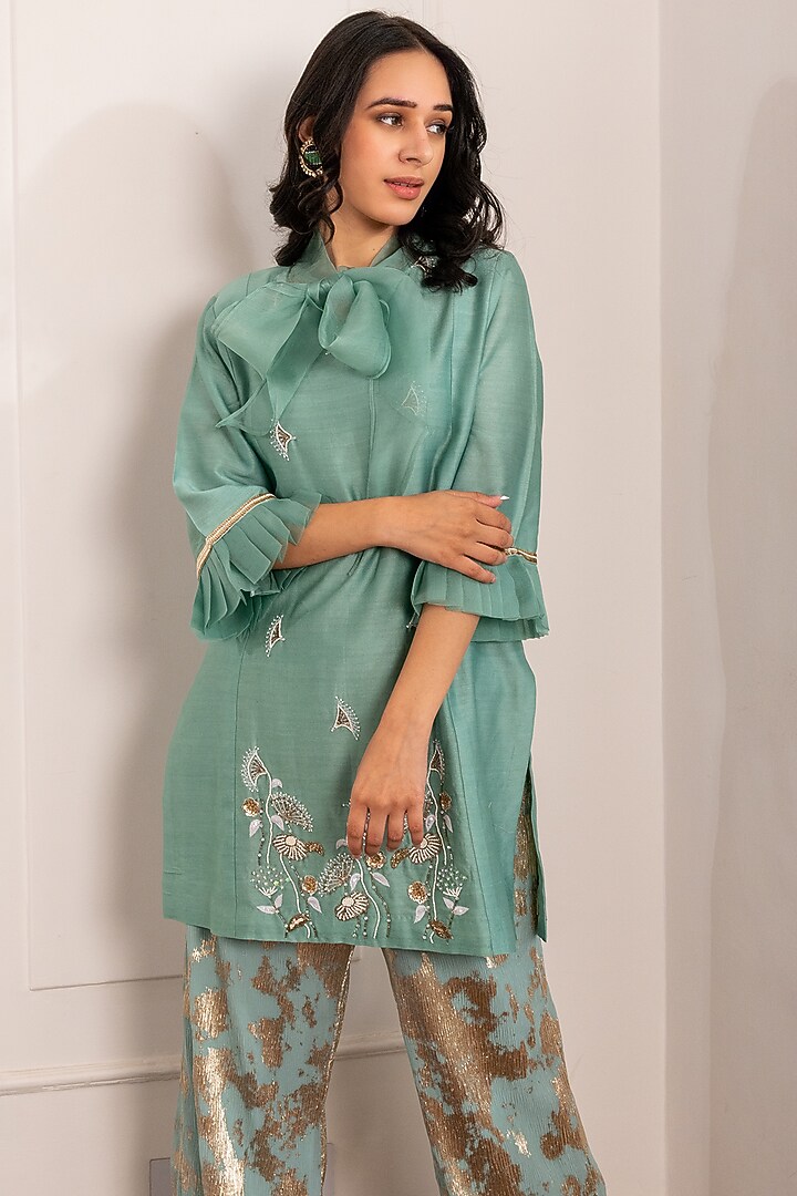 Teal Pure Chanderi Embroidered Kurta Set by Pairaahan at Pernia's Pop Up Shop