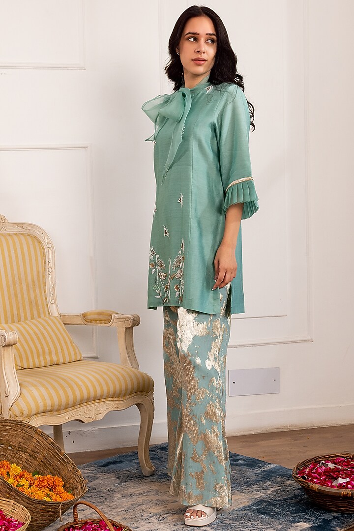 Teal Pure Chanderi Embroidered Kurta Set by Pairaahan at Pernia's Pop Up Shop