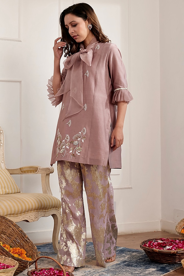 Dusty Pink Pure Chanderi Embroidered Kurta Set by Pairaahan at Pernia's Pop Up Shop