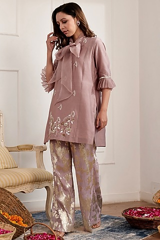 Dusty Pink Pure Chanderi Embroidered Kurta Set by Pairaahan