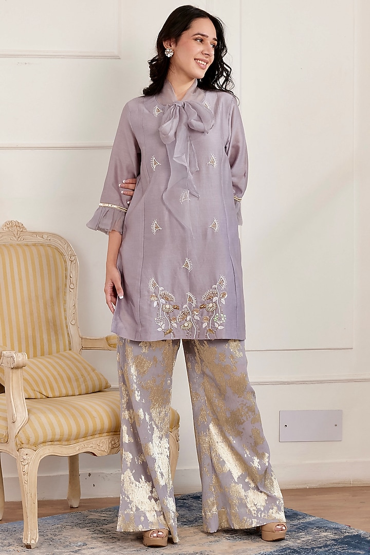 Mauve Pure Chanderi Embroidered Kurta Set by Pairaahan