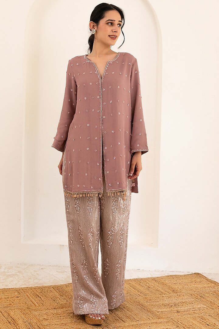 Dusty Pink Georgette Embroidered Kurta Set by Pairaahan at Pernia's Pop Up Shop