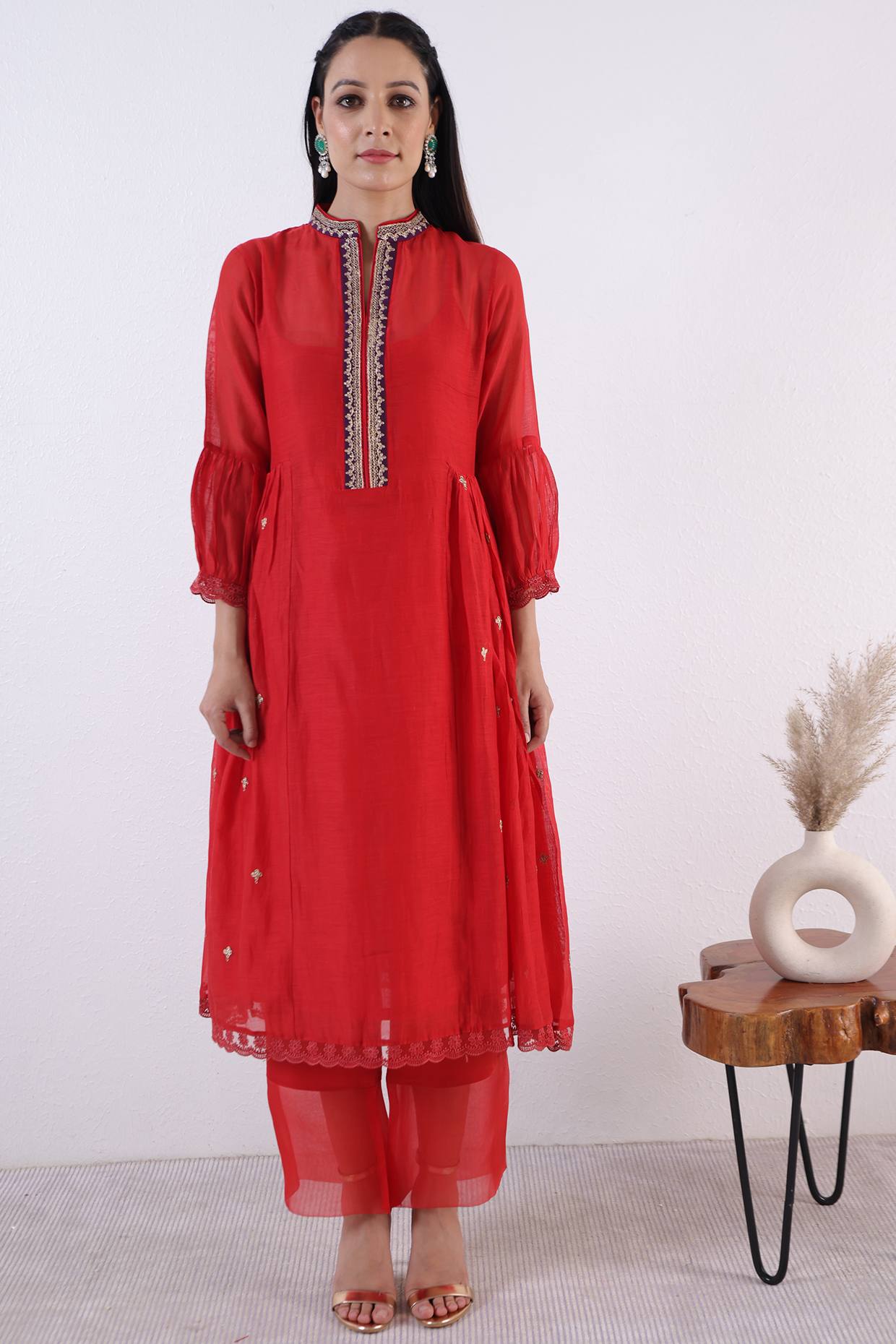 Red Embroidered Kurta Set by Pairaahan at Pernia's Pop Up Shop