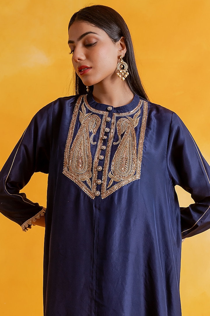 Blue Premium Silk Embroidered Kurta Set by Pairaahan at Pernia's Pop Up Shop