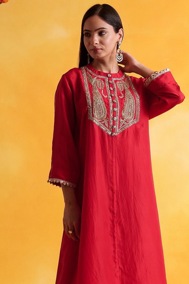 Red Premium Silk Embroidered Kurta Set by Pairaahan at Pernia's Pop Up Shop