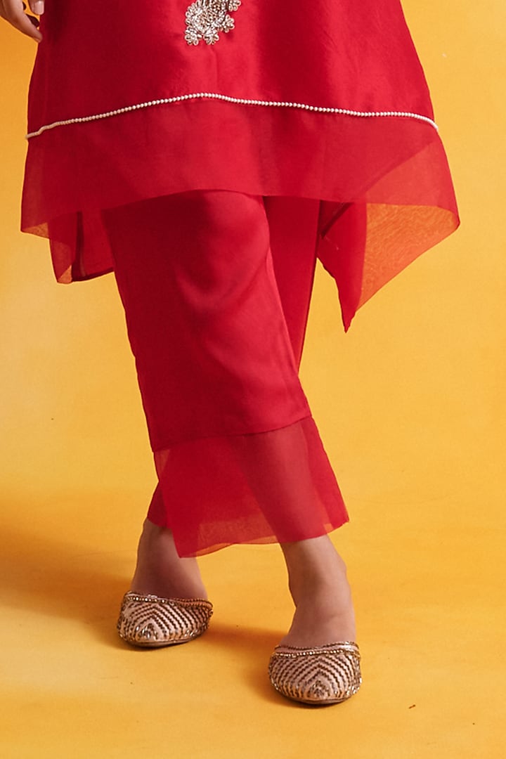 Red Premium Silk Embroidered Kurta Set by Pairaahan at Pernia's Pop Up Shop