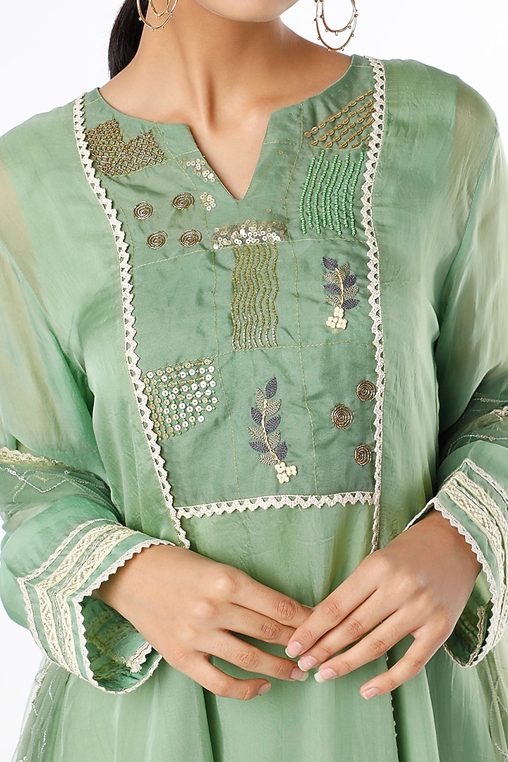 Pista Green Embellished Kurta Set by Sandhya Shah at Pernia's Pop Up Shop