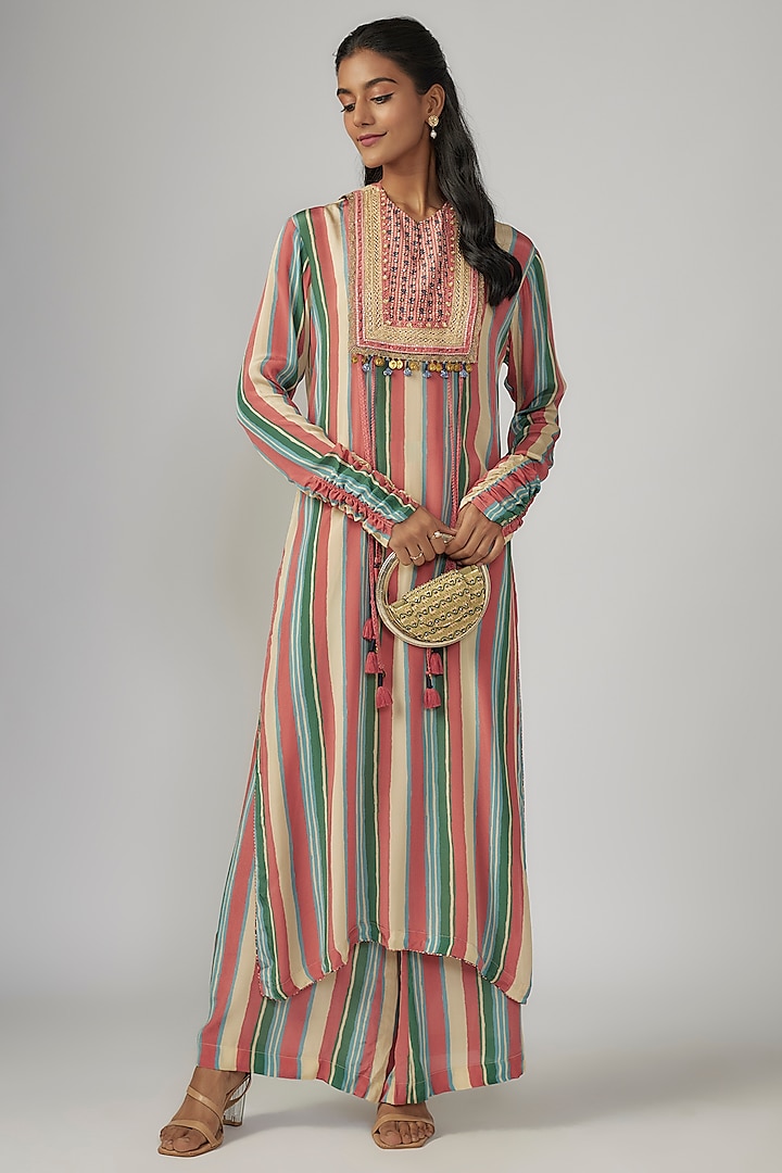 Ivory Crepe Mirror Embroidered Striped Kurta Set by Sandhya Shah at Pernia's Pop Up Shop