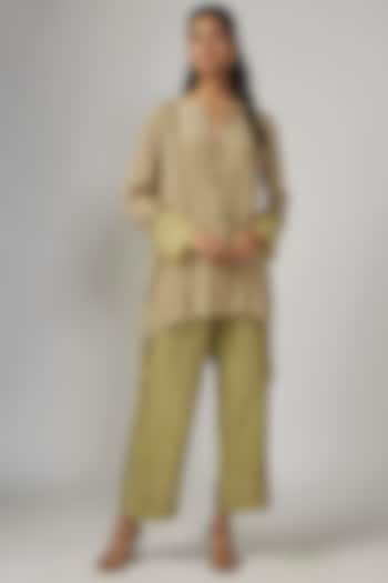 Beige Crepe Printed Kurta Set by Sandhya Shah at Pernia's Pop Up Shop